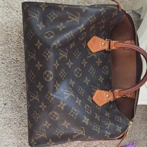 Louis Vuitton speedy bag